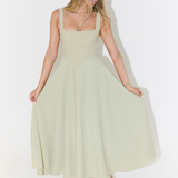Grace | Vestido midi fluido con escote cuadrado
