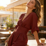 Daniela - Elegáns overál V-nyakkivágással és bő szárral